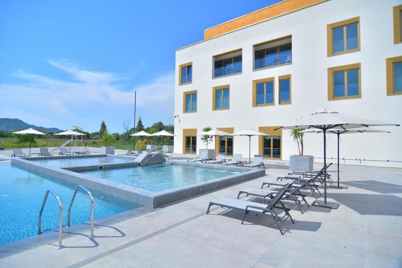 Mk Hotel Tirana Rinas المظهر الخارجي الصورة The outdoor pool