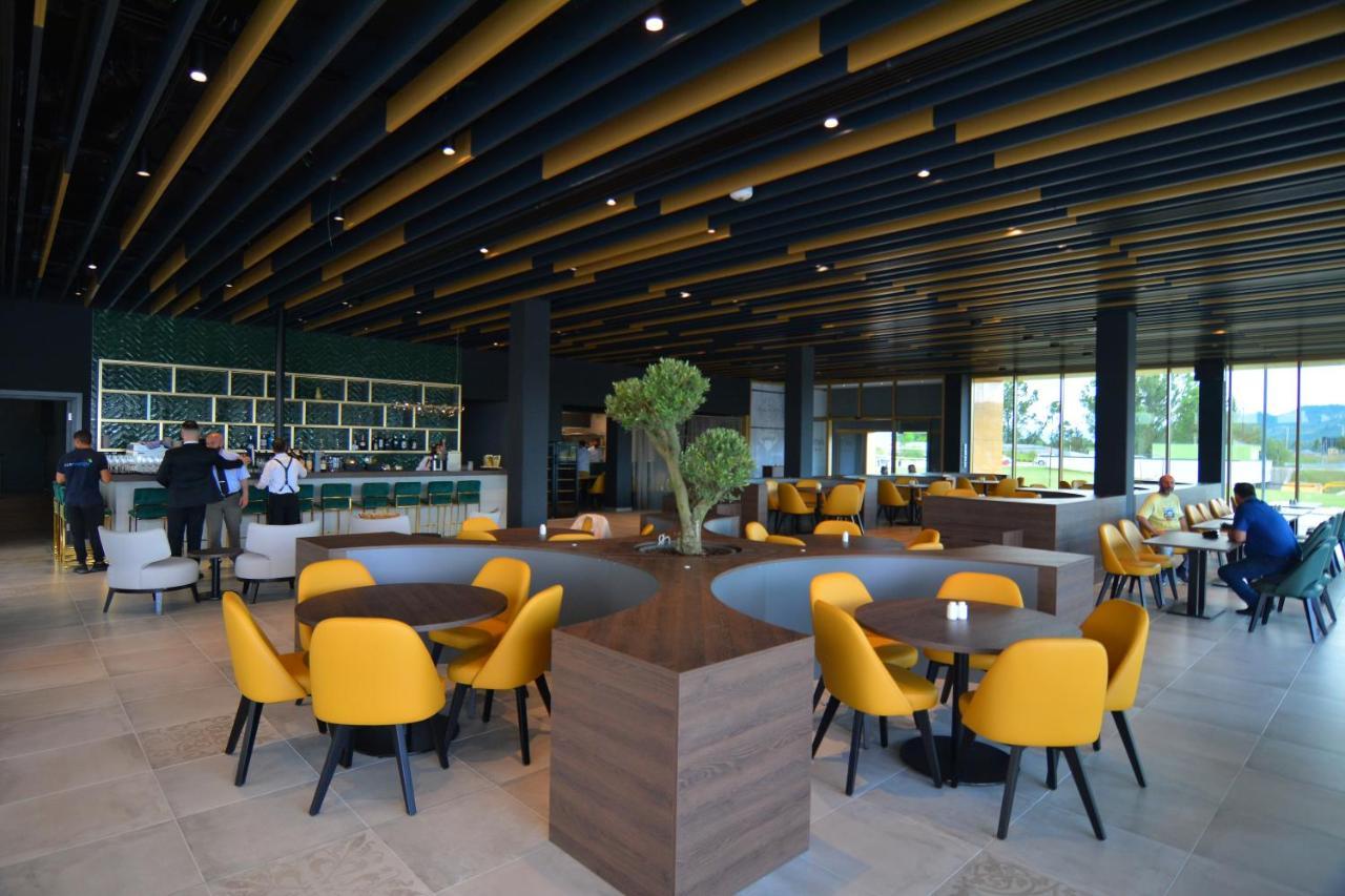 Mk Hotel Tirana Rinas المظهر الخارجي الصورة The interior of the lounge