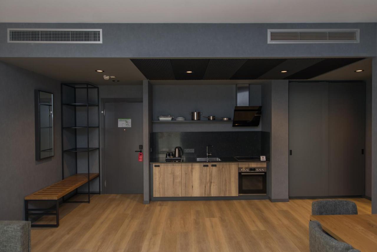 Mk Hotel Tirana Rinas المظهر الخارجي الصورة The kitchen in a typical apartment