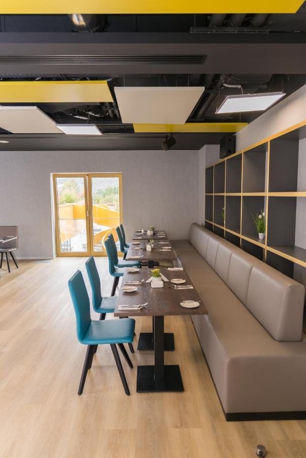 Mk Hotel Tirana Rinas المظهر الخارجي الصورة Restaurant interior