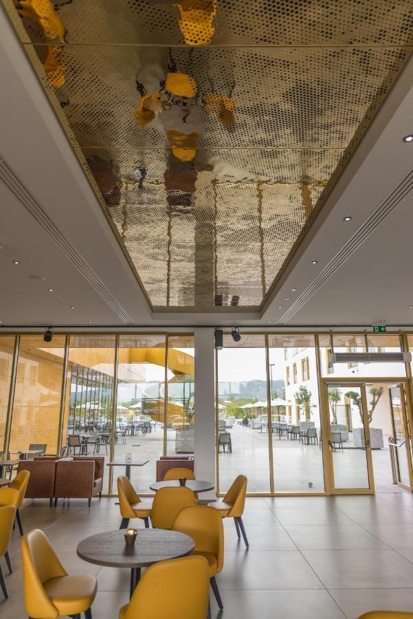 Mk Hotel Tirana Rinas المظهر الخارجي الصورة The ceiling of the lobby